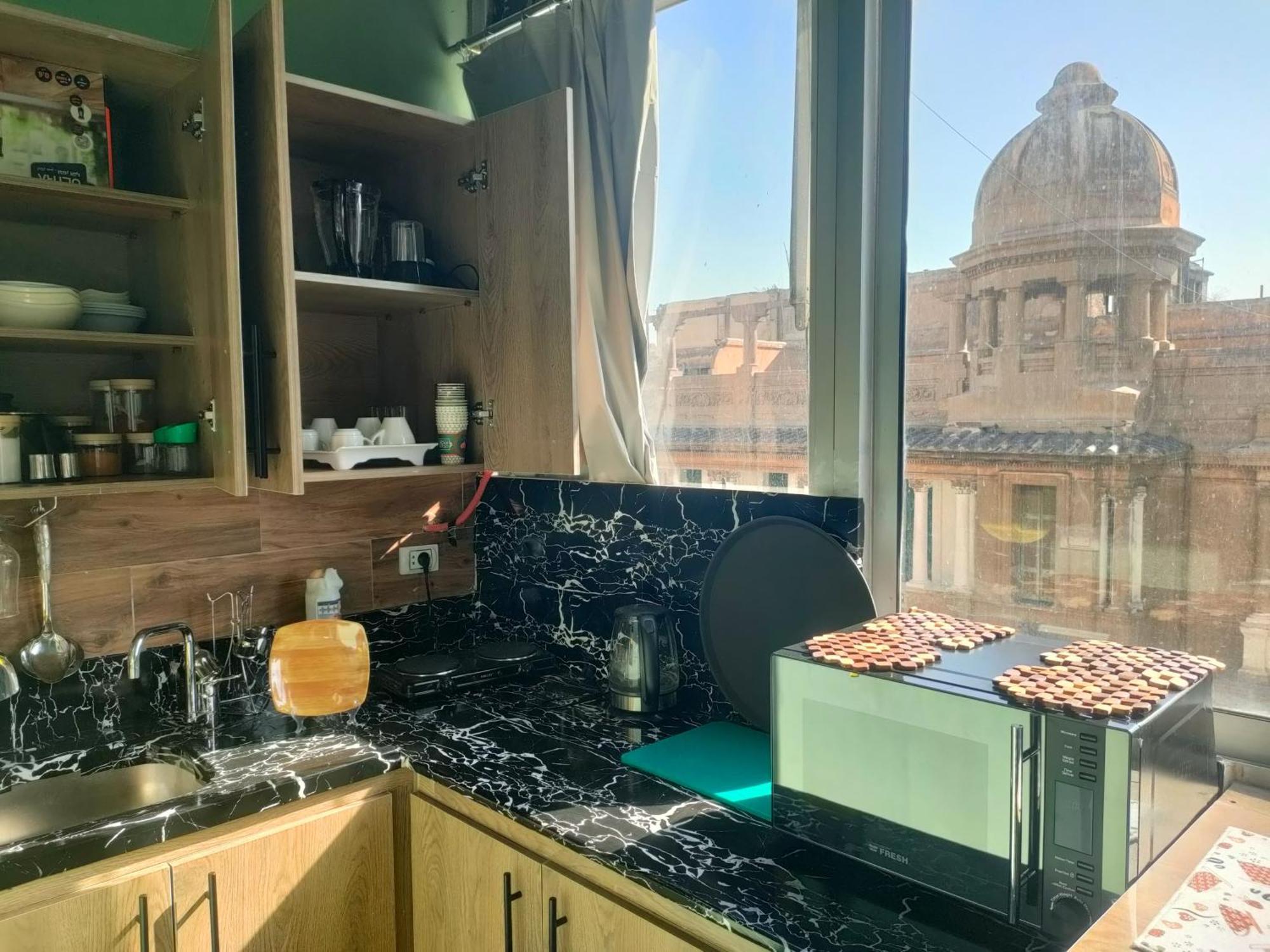 Central Stay Suites Apartment